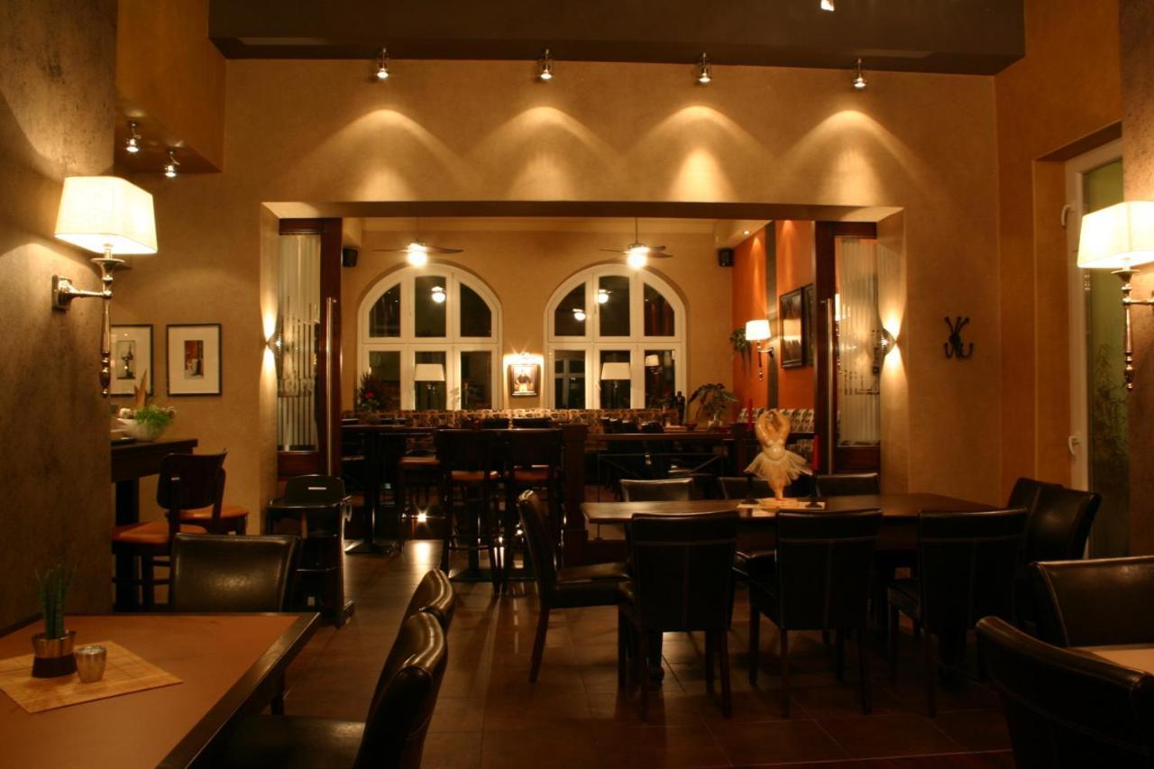 Hotel Restaurant Nassauer Loewen Exterior photo